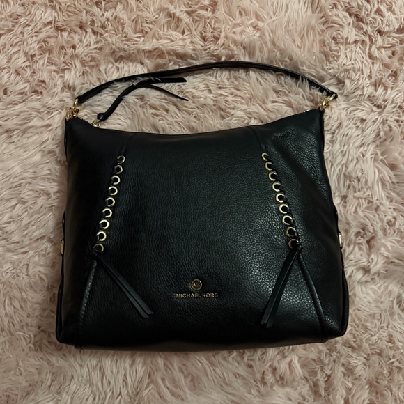 MICHAEL Michael Kors Sia Hobo Shoulder
Bag - Picture 3 of 9